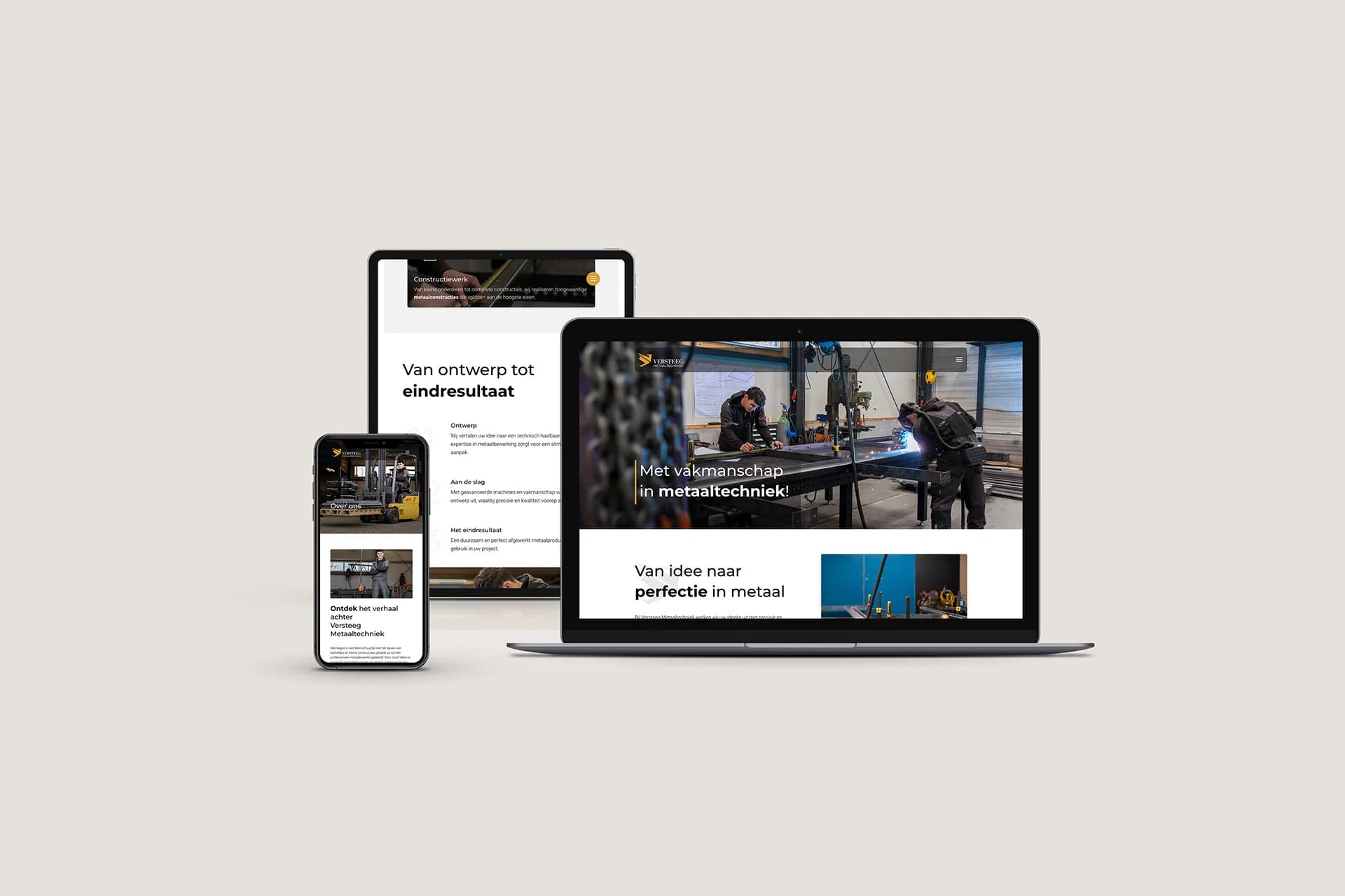 Mockup van de responsive website van Versteeg Metaaltechniek getoond op desktop, tablet en mobiel.