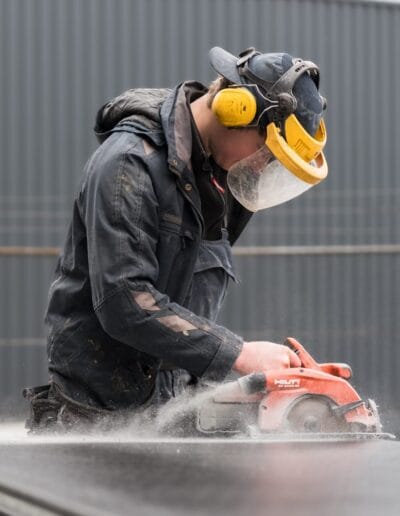 Projectfotografie van een wandbeplating project voor Middendorp Montage, door Visulions.