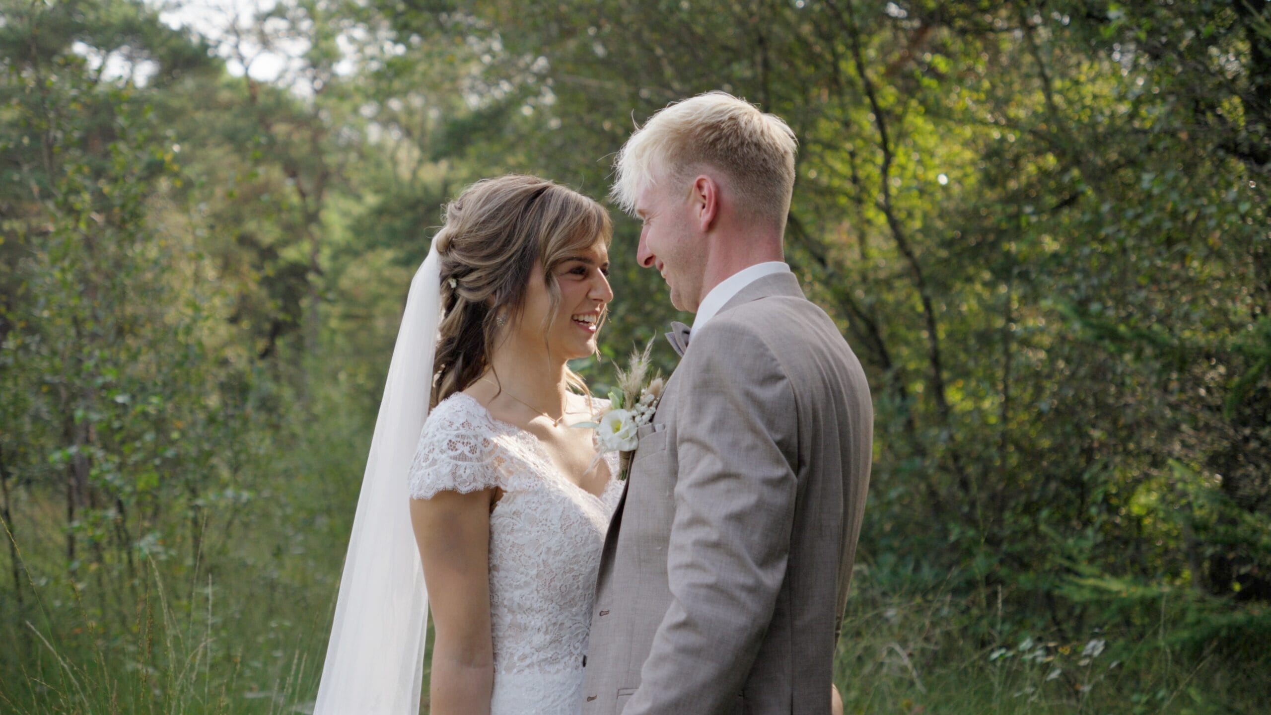 trouwfilm-linda-albert-Visulions Niels en Joanne werken samen aan een project